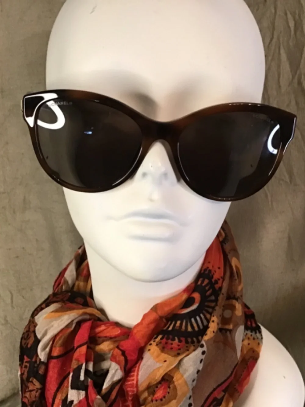 New Authentic Chanel Women’s Ch 5458 Polarized Oval Tortoiseshell Sunglasses.